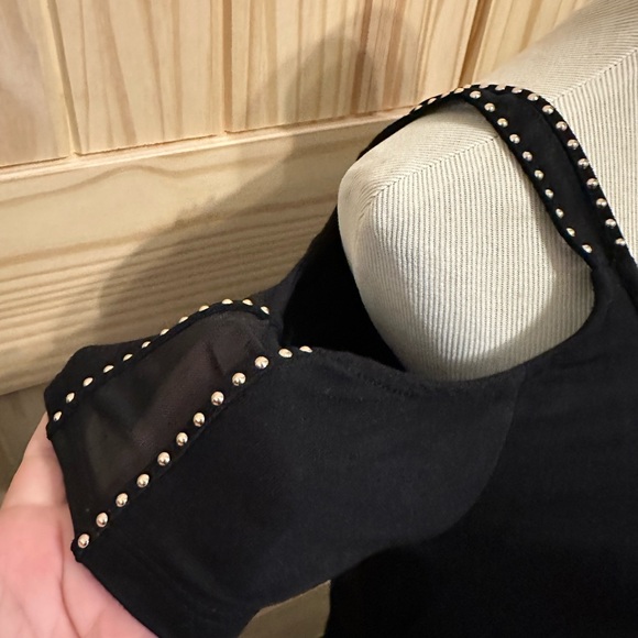 Rock & Republic cold shoulder top - Picture 2 of 6